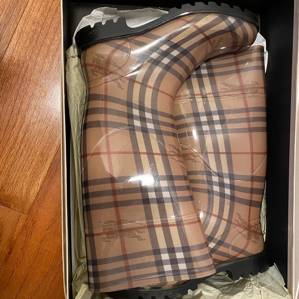 Burberry rain boot